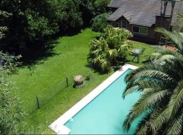 Quinta vacacional · 100m² · 3 Dormitorios · 2 Cocheras · Venta Casa Exaltación de La Cruz