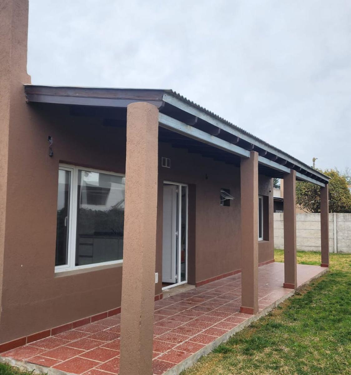 Casa 2 amb, 62m² con jardín a estrenar — Gardey