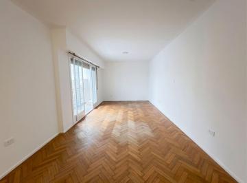 Departamento · 75m² · 3 Ambientes · Venta Depto 3 Amb Remodelado con Balcón, Caballito