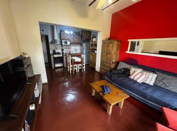 Casa · 90m² · 4 Ambientes · 2 Cocheras · Dos Viviendas en Block, con Jardín, Patio y Cochera!
