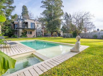 Casa · 243m² · 5 Ambientes · Venta Casa Parque Leloir Excelente Estado