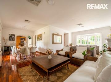 Casa · 260m² · 5 Ambientes · 1 Cochera · Venta Casa Galápagos Central 3 Dorm, Escritorio