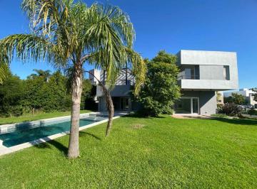 Casa · 217m² · 4 Ambientes · 2 Cocheras · Venta Casa 4 Ambientes + Desp Los Alisos Nordelta