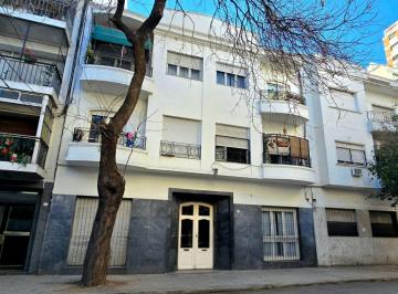 Departamento · 52m² · 3 Ambientes · 3 Ambientes a Refaccionar (Oportunidad)
