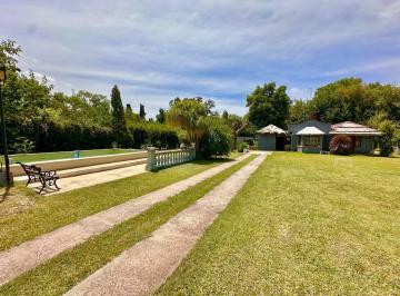 Quinta vacacional · 175m² · 3 Dormitorios · 3 Cocheras · Venta Quinta 5 Amb! Ideal Multifamiliar!