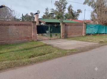 Quinta vacacional · 130m² · 2 Dormitorios · Casa Quinta Sobre 2 Lotes Fco Álvarez, Moreno