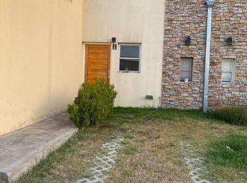Casa · 65m² · 3 Ambientes · 1 Cochera · Casa 3 Ambientes en Venta Monte Grande Los Robles