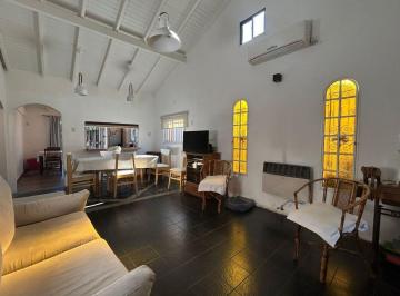 Casa · 144m² · 4 Ambientes · 1 Cochera · Venta Casa 4 Ambientes C/parque y Coch - Ituzaingo