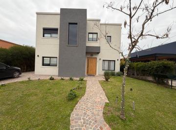 Casa · 153m² · 5 Ambientes · Venta Casa 5 Amb. con Pileta - Pilar del Este