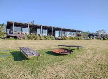 Casa · 200m² · 5 Ambientes · Venta Casa Pueblo Mio 3 Dorm, Servicio