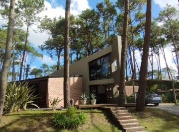 Casa · 171m² · 6 Ambientes · 3 Cocheras · Alquiler, 4 Dorm. Laguna Blanca, Aa.