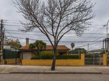 Casa · 225m² · 4 Ambientes · 3 Cocheras · Venta Casa y 2 Apartamentos en Gran Terreno Malvin