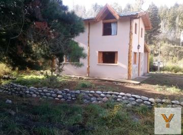 Casa · 80m² · 3 Ambientes · Casa en Venta - 2 Dorm. 1 Baño - Cochera - 650 m² - El Bolsón, Río Negro