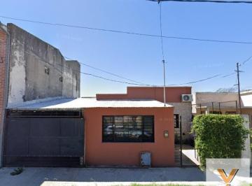 Casa · 92m² · 4 Ambientes · Casa en Venta - 2 Dorm. 1 Baño - Zarate