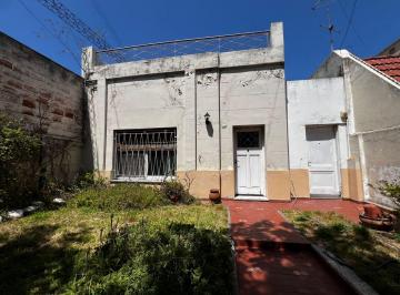 Casa · 154m² · 4 Ambientes · Casa Lote Propio a Refaccionar en Lanus Oeste