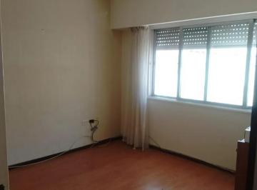 Casa · 200m² · 4 Ambientes · 2 Cocheras · Casa en Venta - 2 Dorm. 2 Baños - Azul