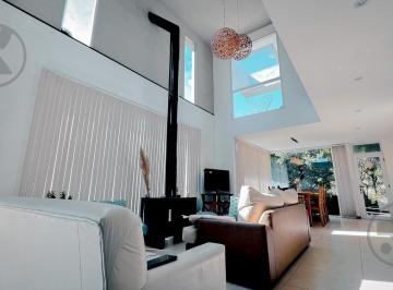 Casa · 202m² · 5 Ambientes · 1 Cochera · Venta | Casa 5 Ambientes | Barrio Privado Las Prunas