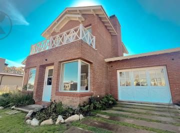 Casa · 220m² · 4 Ambientes · 1 Cochera · Retasado | Venta | Casa de 4 Amb | Barrio Privado Las Prunas