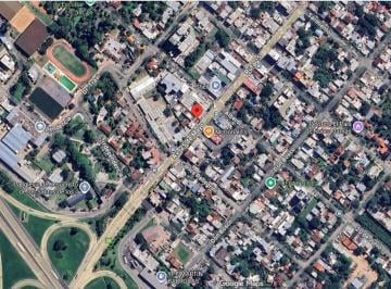 Edificio · 315m² · 7 Ambientes · Gran Oportunidad de Casa de 4 Ambientes, con Dos Locales y Amplio Galpón en Escobar Centro!