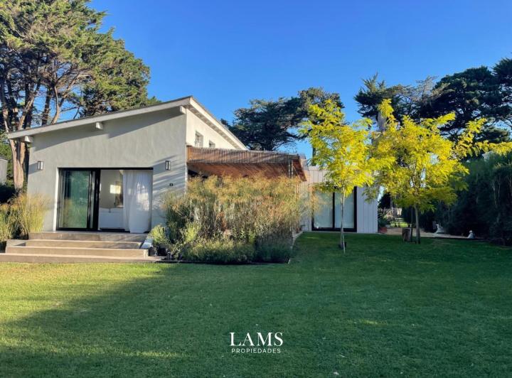 Casa · 165m² · 4 Ambientes