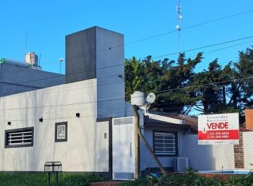 Quinta vacacional · 40m² · 2 Ambientes · 1 Cochera · Casa Quinta en Venta en Villa Parque Sicardi, La Plata, G. B. a. Zona Sur