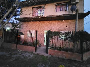 Casa · 144m² · 4 Ambientes · 1 Cochera · Venta Casa 4 Ambientes Ezeiza Patio/parrilla