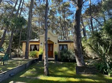 Casa · 97m² · 3 Ambientes · 2 Cocheras · Casa en Alquiler Temporario de 2 Dorm. en Mar de Las Pampas
