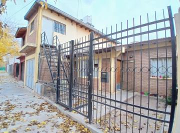 Casa · 218m² · 6 Ambientes · 1 Cochera · Venta Casa Mas Departamento en Guaymallén