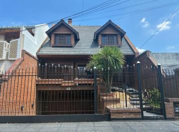 Casa · 267m² · 4 Ambientes · 2 Cocheras · Venta Casa 4 Amb Parque Villa Sarmiento Apt Credit