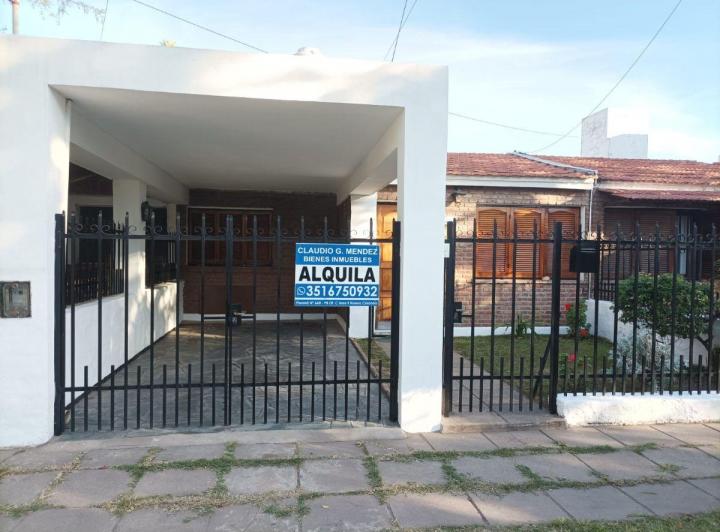 Casa · 90m² · 5 Ambientes · 1 Cochera