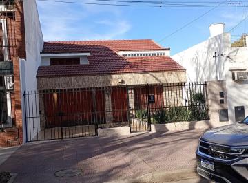 Casa · 180m² · 4 Dormitorios · 1 Cochera · Venta - Casa - 4 Dorm. - Liniers 771 - Azcuenaga - Rosario