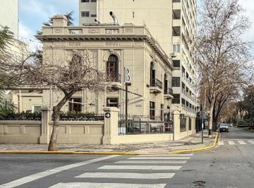 Local comercial · 382m² · 6 Ambientes · Casona Comerical en Esquina Sobre Boulevard Oroño en Pichincha