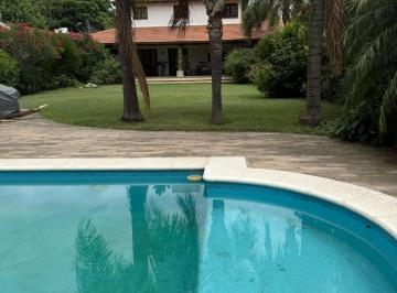 Casa · 366m² · 6 Ambientes · 3 Cocheras · Venta Casa 3 Dorm. en Arguello Apto Credito