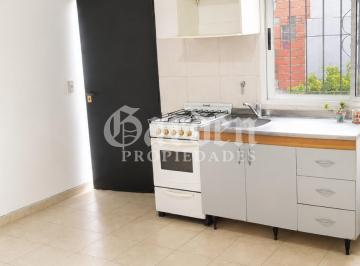 PH de 2 ambientes, General San Martín · PH en Alquiler de 2 Ambientes con Patio. Comedor - Cocina - Dormitorio. Posesión Inmediata