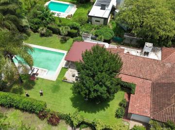 Casa · 350m² · 8 Ambientes · 2 Cocheras · Casa 1500 m en Villa Warcalde