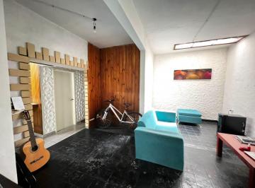 Casa · 184m² · 4 Ambientes · 2 Cocheras · Casa de 4 Ambientes con Doble Cochera en Venta en Martinez
