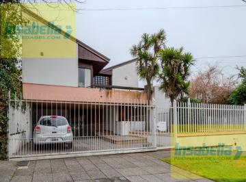 Casa · 307m² · 5 Ambientes · Casa en Divino Rostro