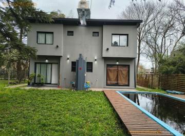 Casa · 150m² · 6 Ambientes · 4 Cocheras · 216 Entre 43 y 44 Lisando Olmos - Dúplex en Alquiler