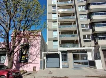 Departamento de 2 ambientes, Quilmes · Departamento en Venta de 2 Ambientes con Cochera en Quilmes Centro
