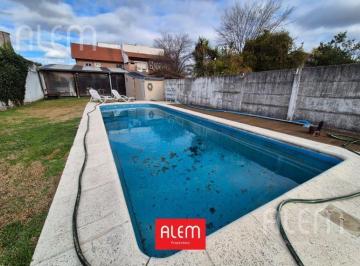 Casa · 150m² · 4 Ambientes · 6 Cocheras · Casa a La Venta de 3 Dorm. Monte Grande
