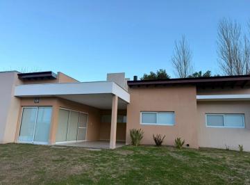 Casa de 4 ambientes, Costa del Este · Hermosa Casa con 3 Dorm. en Venta en Costa del Este