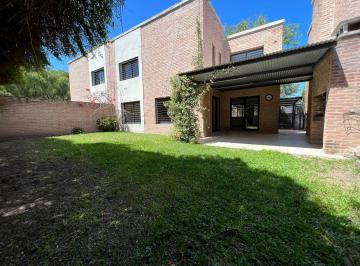 Casa · 150m² · 4 Ambientes · 2 Cocheras · ¡Alquiler! Dúplex en Housing en Argüello - 3 Dorm.