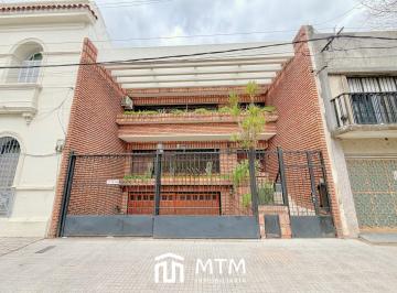 Casa · 330m² · 6 Ambientes · 2 Cocheras · Casa en Venta Rosario, Arroyito.