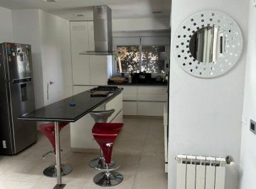 Casa de 7 ambientes, Córdoba · Vende Casa 3 Dorm (2 Planta Baja) Quincho Multifuncion Moderna