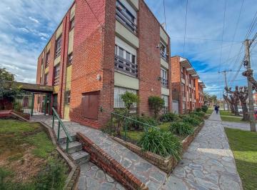 Departamento · 75m² · 4 Ambientes · PH en Alquiler 4 Amb - Parque Luro - Al Frente