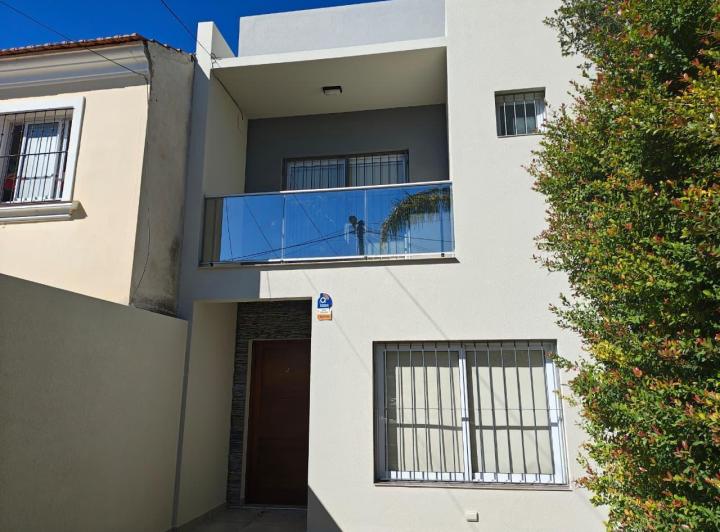 Casa · 102m² · 3 Ambientes · 1 Cochera
