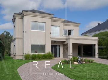 Casa · 295m² · 7 Ambientes · 2 Cocheras · Casa en Venta, 7 Ambientes, Saint Thomas Este Oeste, Canning