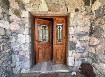 Casa de 6 ambientes, San Esteban · Importante Propiedad Moderna