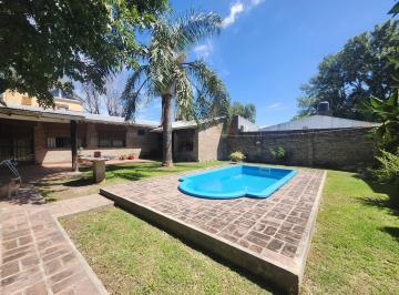 Casa · 135m² · 4 Ambientes · 2 Cocheras · Casa en Fisherton de 3 Dorm. Amplio Terreno