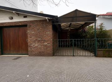Casa · 180m² · 4 Ambientes · 2 Cocheras · Venta Casa 4 Amb con Jardin, Quincho y Cocheras